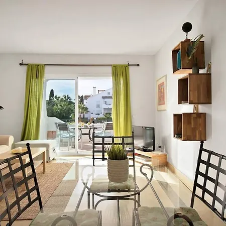 En Complejo Con Piscina Climatizada - El Presidente 234 * Estepona