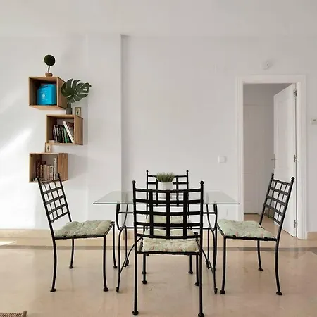 En Complejo Con Piscina Climatizada - El Presidente 234 * Estepona