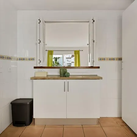 Apartamento En Complejo Con Piscina Climatizada - El Presidente 234 *