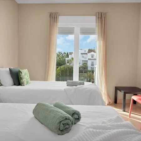 En Complejo Con Piscina Climatizada - El Presidente 234 Estepona