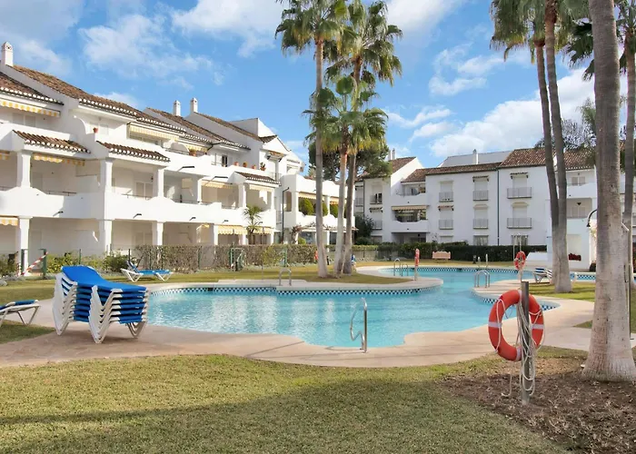 En Complejo Con Piscina Climatizada - El Presidente 234 דירה אסטפונה