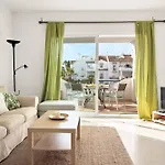 En Complejo Con Piscina Climatizada - El Presidente 234 * Estepona