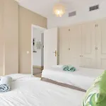 En Complejo Con Piscina Climatizada - El Presidente 234