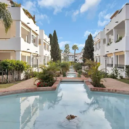 En Complejo Con Piscina Climatizada - El Presidente 234 * Estepona