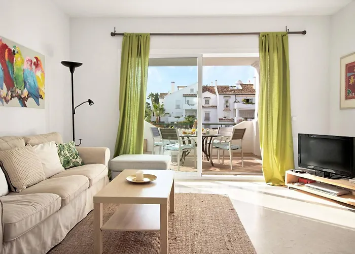 En Complejo Con Piscina Climatizada - El Presidente 234 * Estepona