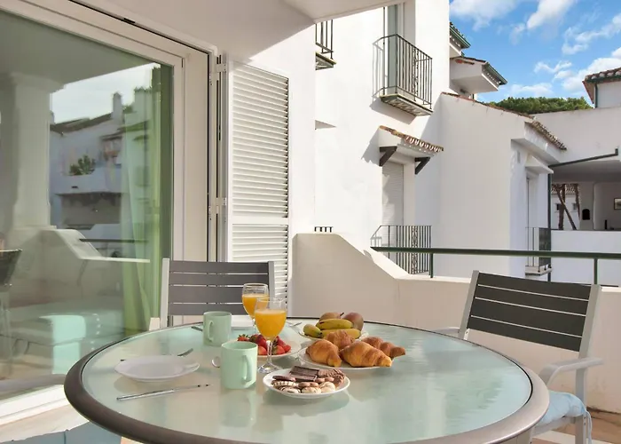 En Complejo Con Piscina Climatizada - El Presidente 234 *