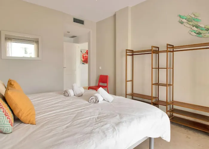 En Complejo Con Piscina Climatizada - El Presidente 234 *