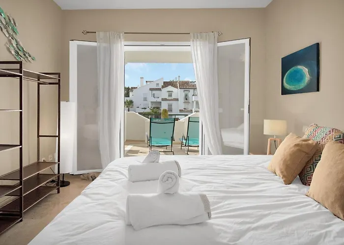 En Complejo Con Piscina Climatizada - El Presidente 234 * Estepona